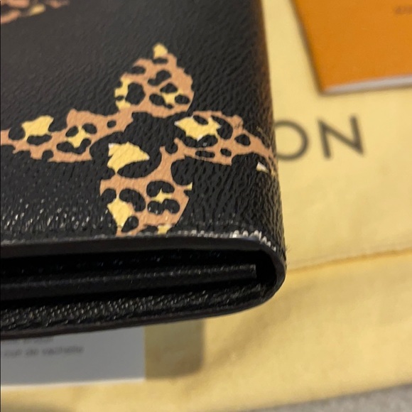 Louis Vuitton Sarah Wallet Jungle Collection - Picture 7 of 9